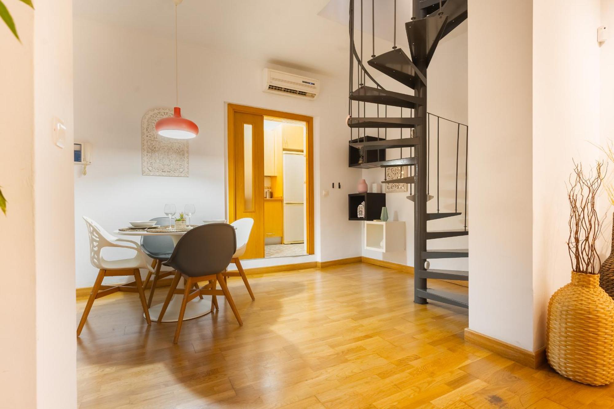 Duplex Moderno Alameda * Sevilha
